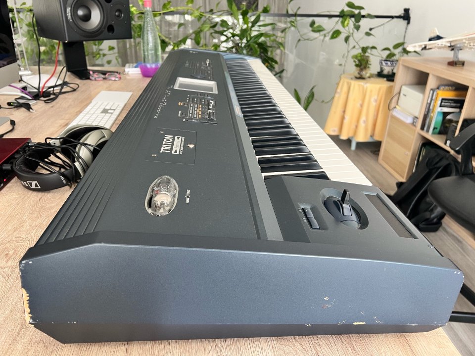 Korg Triton Extreme 88 tope de gama (MOSS + RAM 96MB)