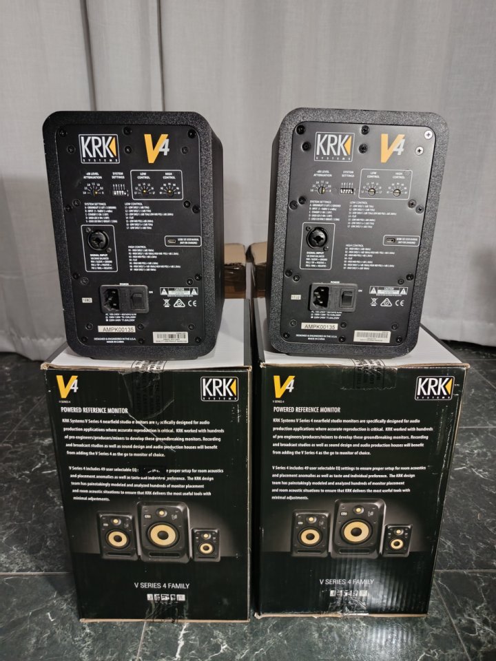 KRK V4 Serie 4 Envio Incluido de segunda mano · Foto 2 de 2 · Jaén · 470 €