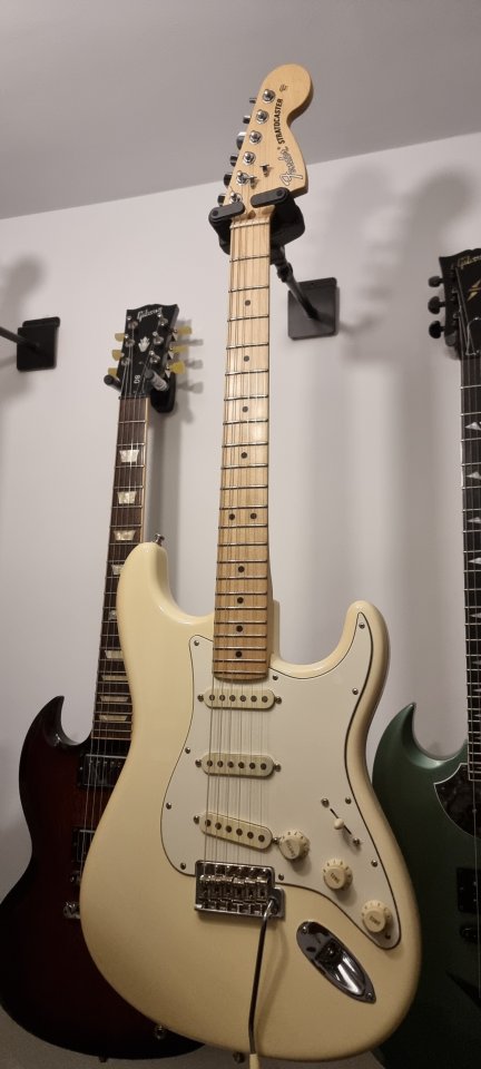 Fender Stratocaster American Performer de segunda mano · Foto 1 de 5 · Madrid · 1150 €