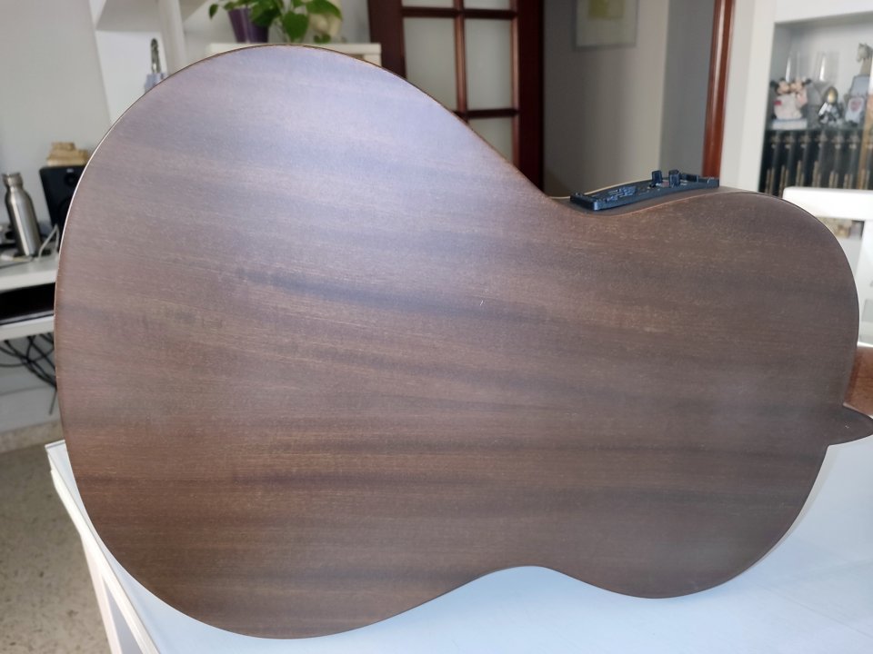 Guitarra española ALHAMBRA 7/8  ( ZURDO ) electrificada de fábrica con pastilla y micro FISHMAN Prefix-Pro Blend E2