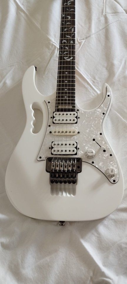 Ibanez - jem 555 WH de segunda mano · Foto 2 de 8 · Palencia · 700 €