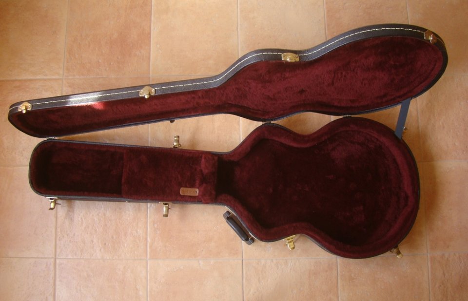 Gretsch G6298 16" Hollow Body Flat Top Hardcase