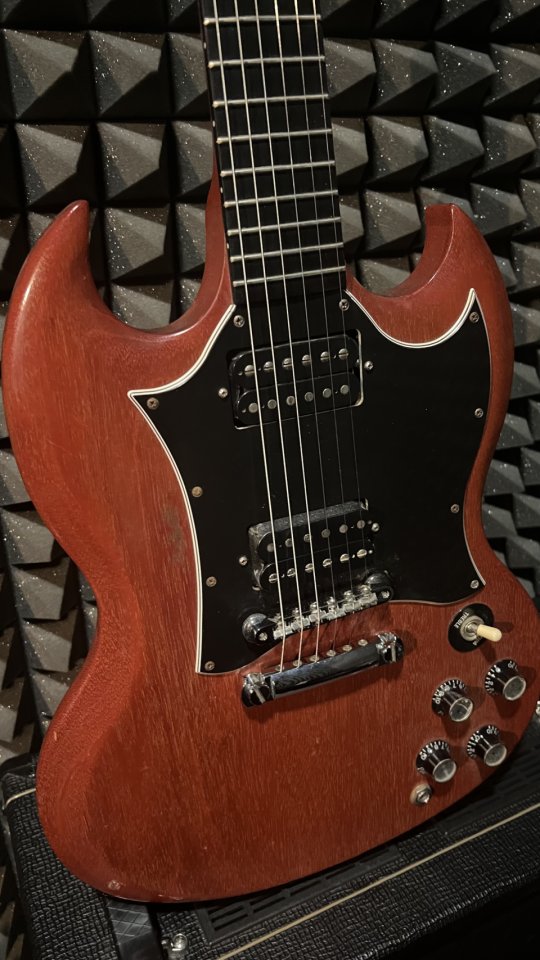 Gibson SG Special faded crescent moon cherry