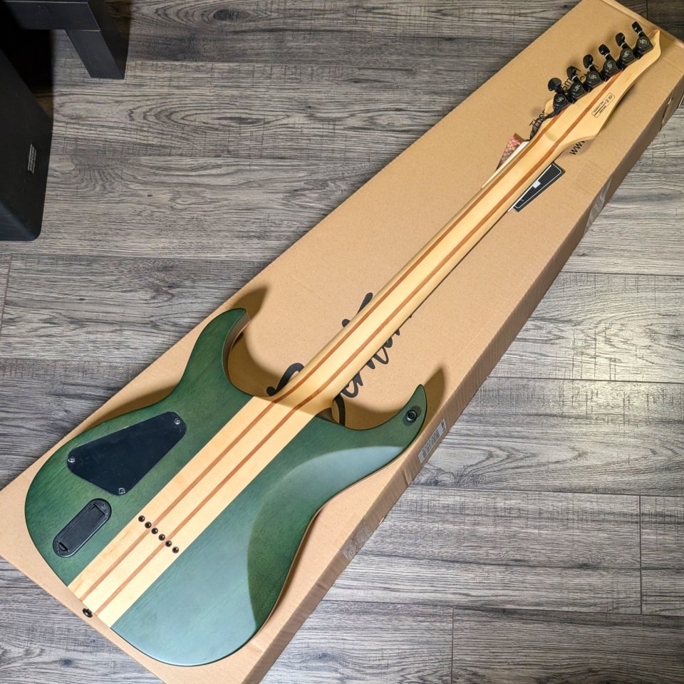 Harley Benton Amarok-BT EGNT Quilted Burst Barítona de segunda mano · Foto 4 de 4 · SC Tenerife · 385 €