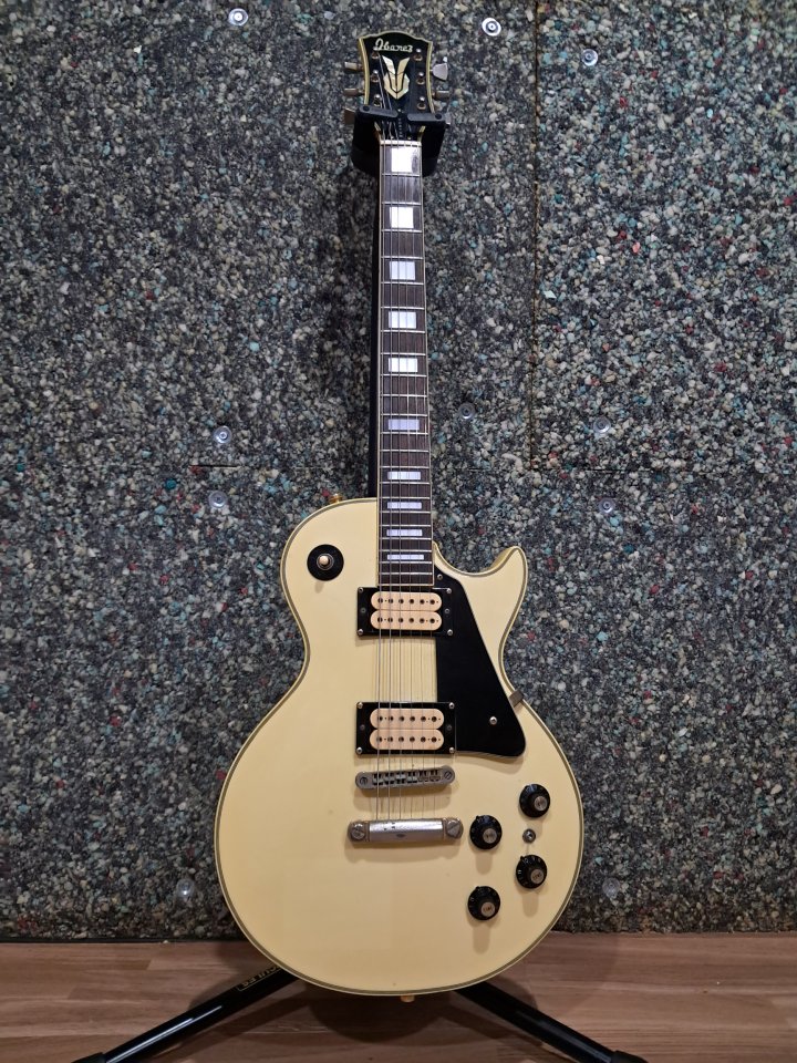 Guitarra Les Paul Custom Ibanez del 76 en perfectísimo estado de segunda mano · Foto 1 de 10 · Cádiz · 1500 €