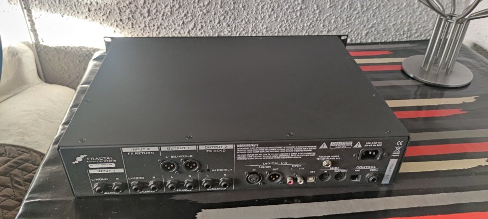 Fractal Axe Fx II + Thon Case