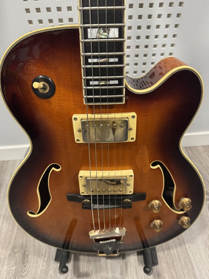 Ibanez Af 200 AV japonesa de segunda mano · Foto 6 de 10 · Valladolid