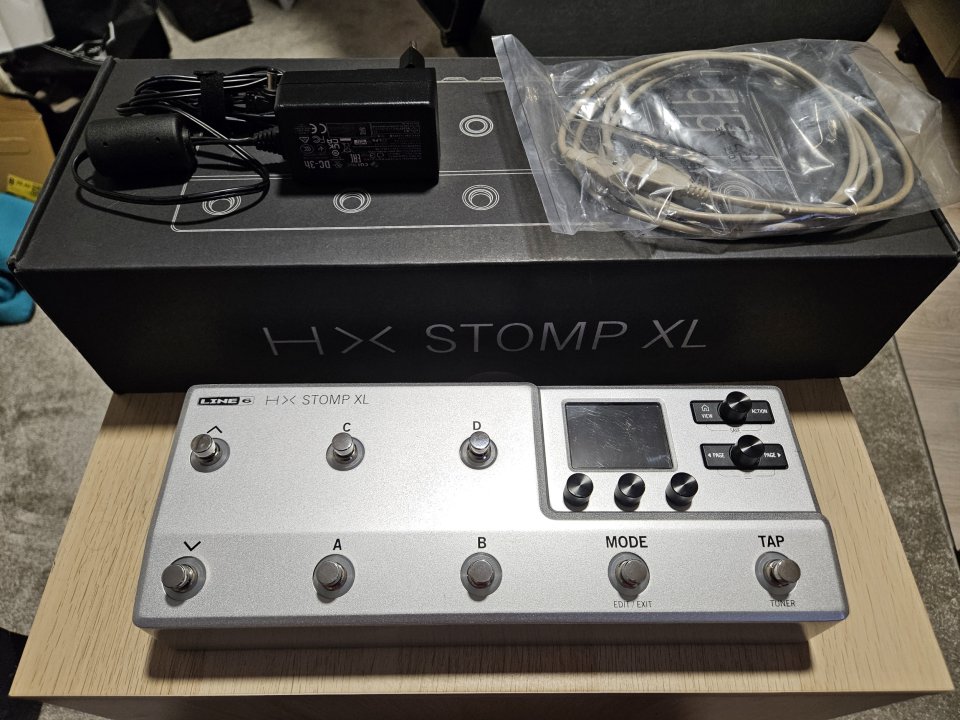 LINE 6 HX Stomp XL Silver de segunda mano · Foto 1 de 8 · Pontevedra · 515 €