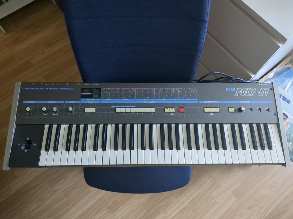 Korg poly 61 para restaurar o piezas de segunda mano · Foto 2 de 5 · Valladolid · 150 €