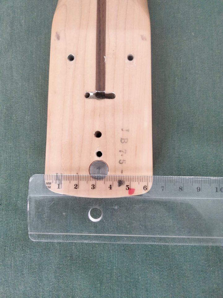 Mástil Fender jazz bass Japan de segunda mano · Foto 6 de 8 · Badajoz · 325 €