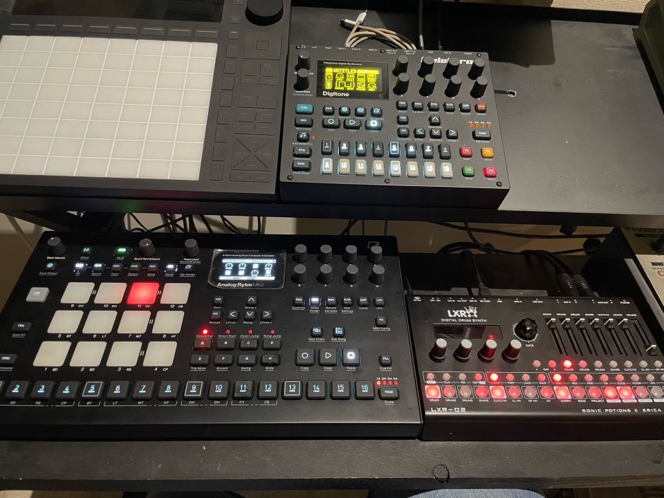 Analog Rytm, Erica Lxr, Digitone