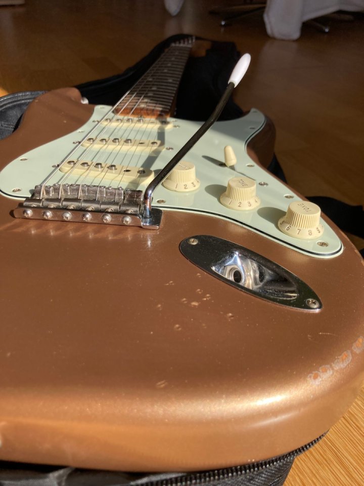 Fender stratocaster Vintera 60 Road worn. Radio 9'5 trastes NUEVOS de segunda mano · Foto 3 de 10 · Cantabria · 780 €