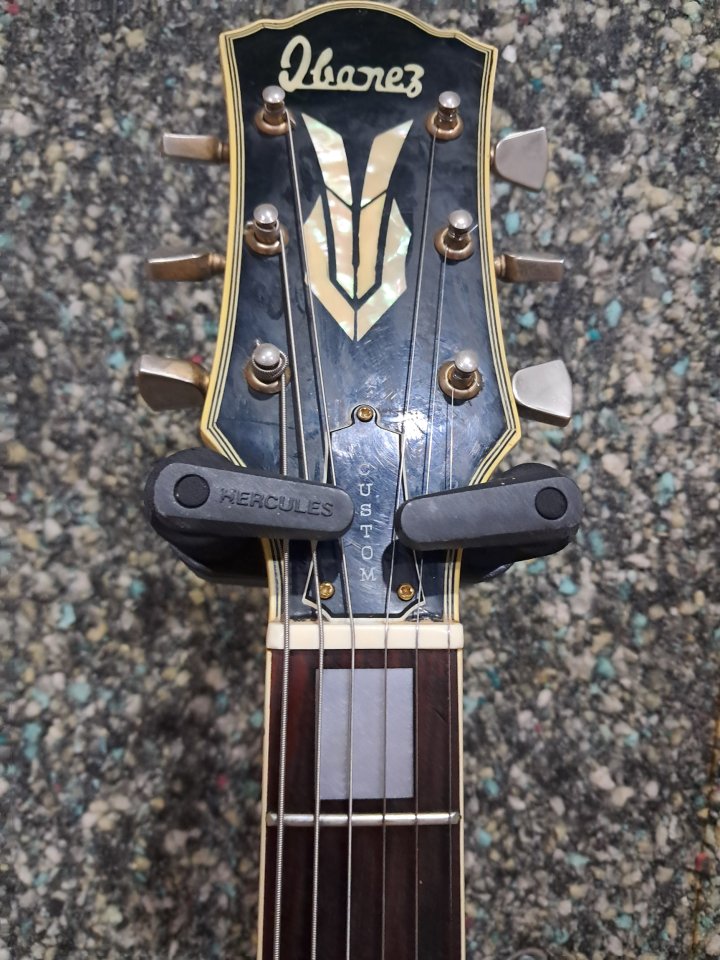Guitarra Les Paul Custom Ibanez del 76 en perfectísimo estado de segunda mano · Foto 6 de 10 · Cádiz · 1500 €