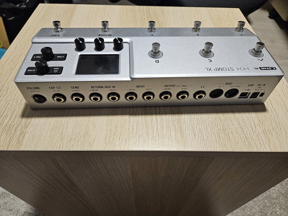 LINE 6 HX Stomp XL Silver de segunda mano · Foto 3 de 8 · Pontevedra · 515 €