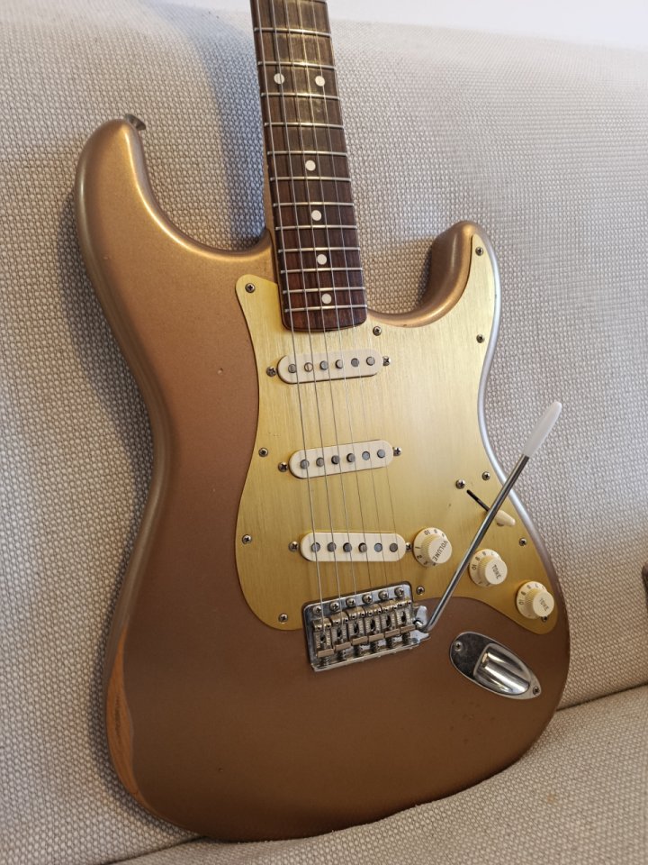 Fender stratocaster Vintera 60 Road worn. Radio 9'5 trastes NUEVOS de segunda mano · Foto 10 de 10 · Cantabria · 780 €