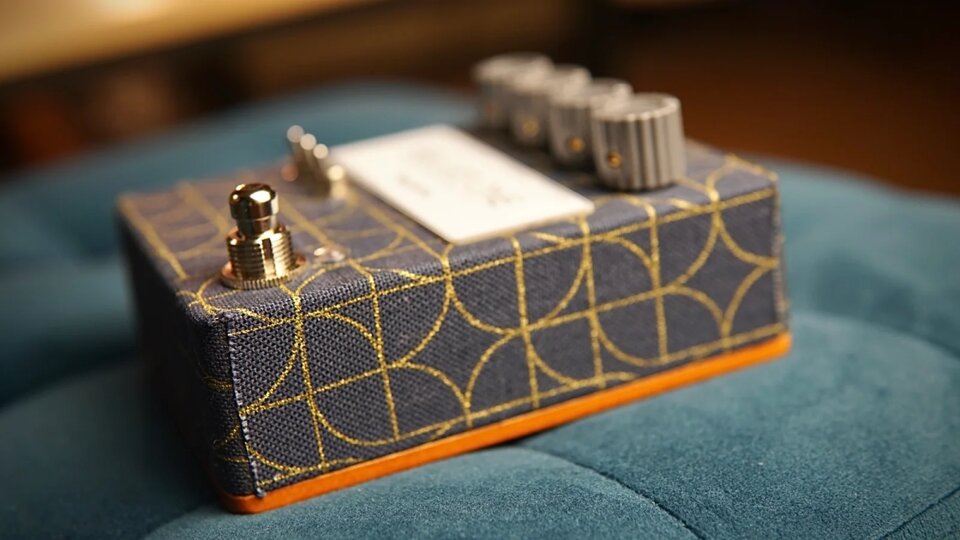 Finding That Tone Bblues One Art Déco Fabric