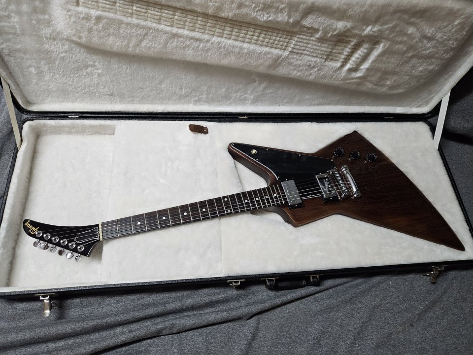 Gibson Explorer Faded USA 2008 mejorada + Estuche de segunda mano · Foto 1 de 10 · Granada · 1200 €