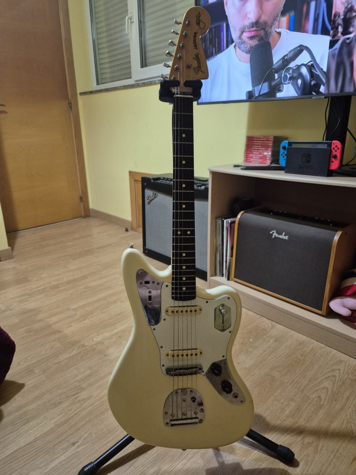 Cambio Fender Jaguar Johnny Marr de segunda mano · Foto 1 de 6 · A Coruña