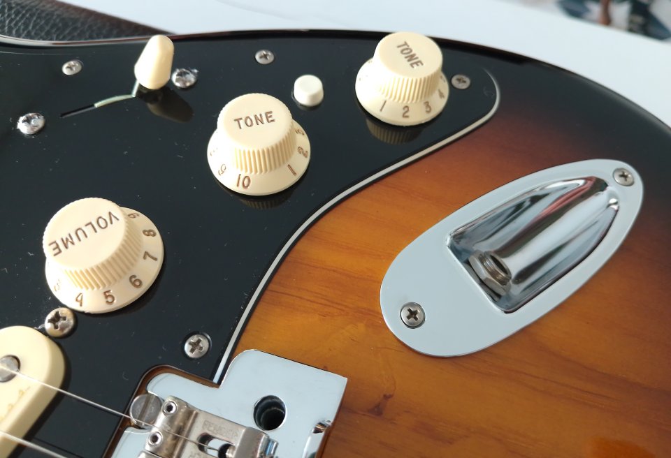 Fender Stratocaster Deluxe RW 2TSB