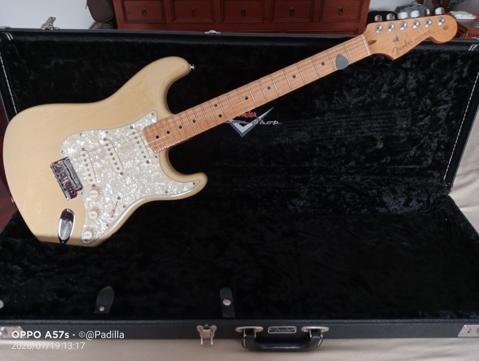 Fender Custom Shop Classic Stratocaster 2007. de segunda mano · Foto 5 de 8 · A Coruña · 3456 €