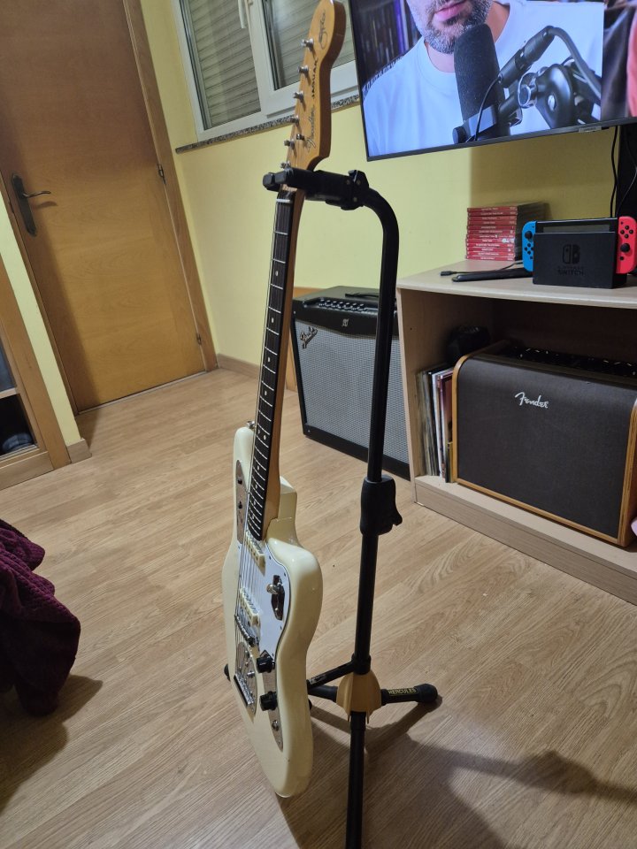 Cambio Fender Jaguar Johnny Marr de segunda mano · Foto 2 de 6 · A Coruña