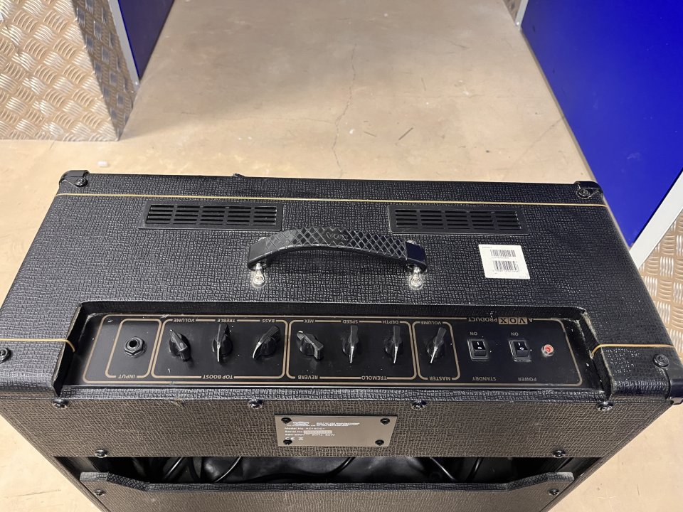 Vox AC15CC1 Custom Classic 15-Watt 1x12" Guitar Combo 2006 - 2010 - Black de segunda mano · Foto 3 de 6 · Barcelona · 479 €