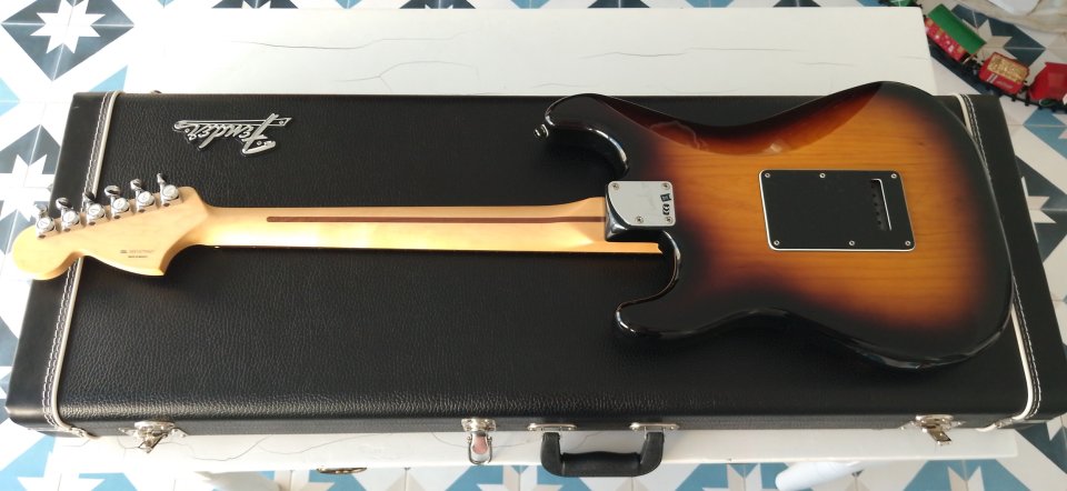 Fender Stratocaster Deluxe RW 2TSB