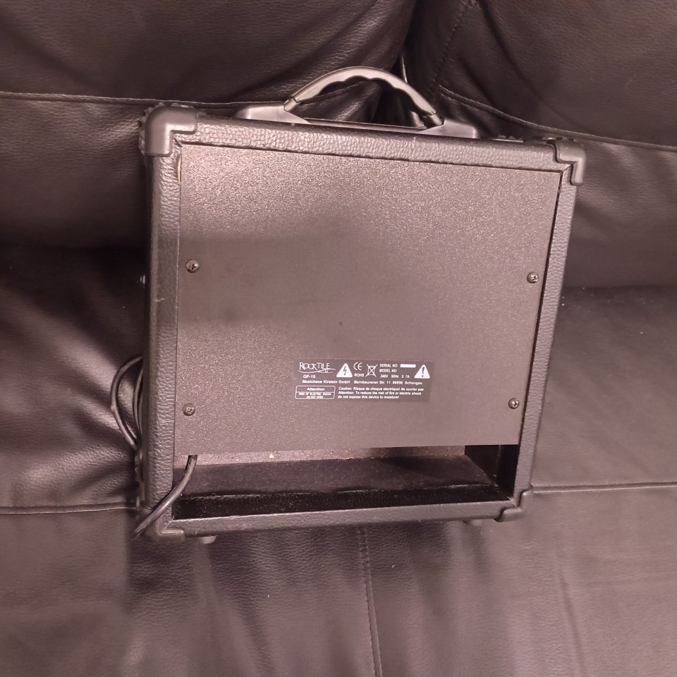 Amplificador Rocktile Gf15 de segunda mano · Foto 4 de 4 · Málaga · 25 €