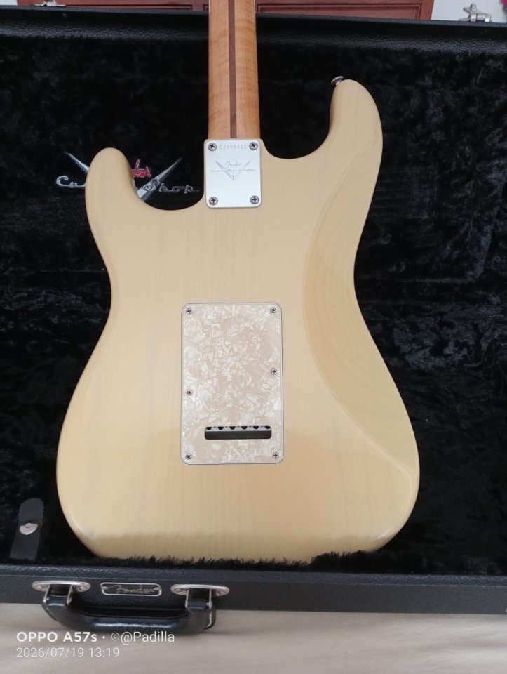 Fender Custom Shop Classic Stratocaster 2007. de segunda mano · Foto 6 de 8 · A Coruña · 3456 €