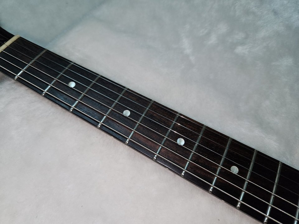 Gibson Explorer Faded USA 2008 mejorada + Estuche de segunda mano · Foto 4 de 10 · Granada · 1200 €