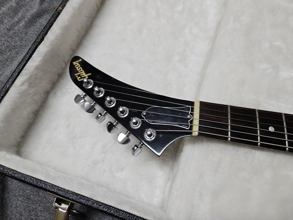 Gibson Explorer Faded USA 2008 mejorada + Estuche de segunda mano · Foto 5 de 10 · Granada · 1200 €