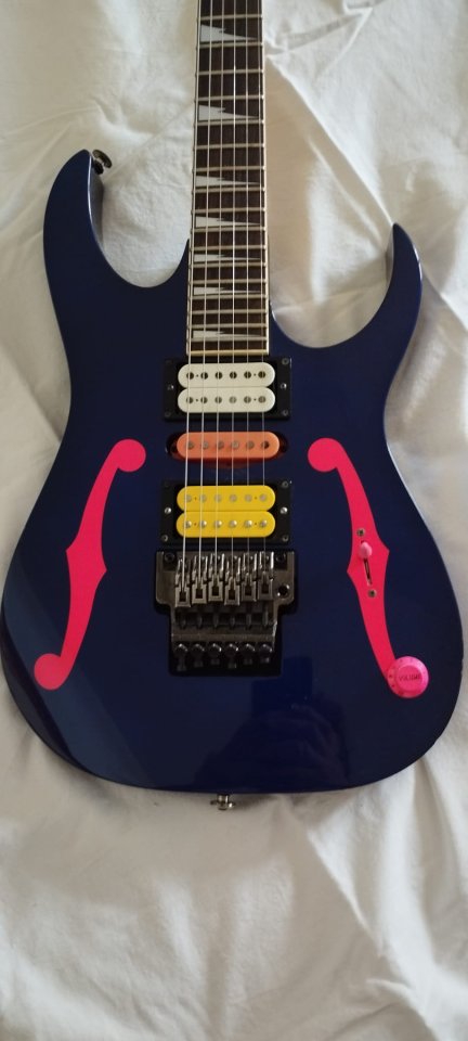 Ibanez PGM 100 ( Ibanez Signature Paul Gilbert ) de segunda mano · Foto 1 de 7 · Palencia · 1900 €