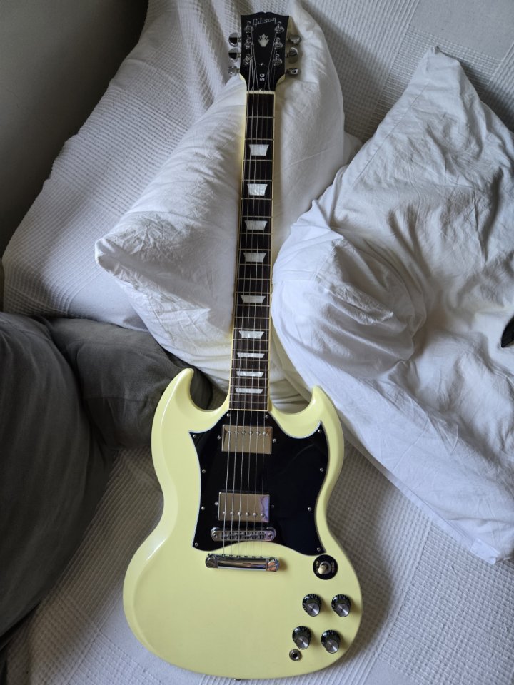 GIBSON SG STANDARD de segunda mano · Foto 1 de 10 · Madrid · 1190 €