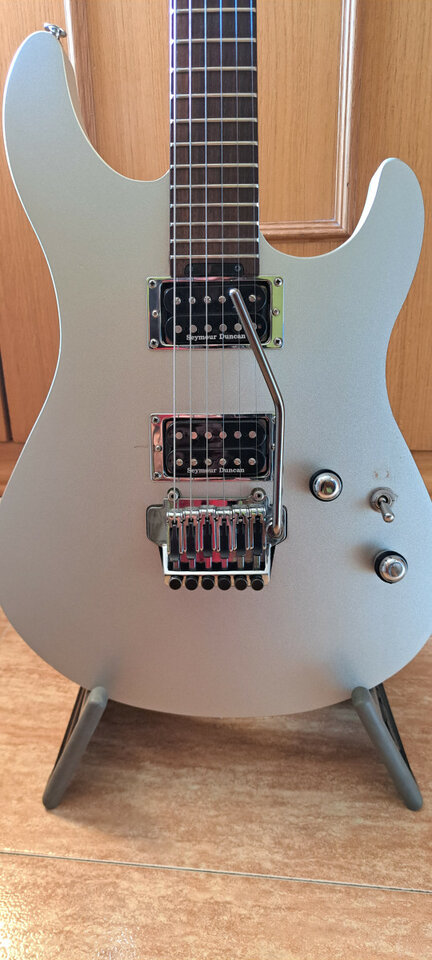 Yamaha RGX520DZ con pastillas Seymour Duncan Mayhem