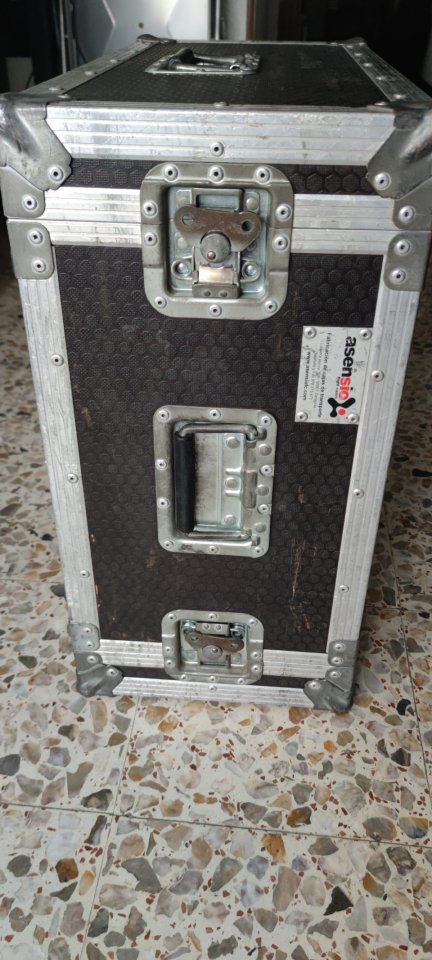 Flightcase Rack 4U flotante