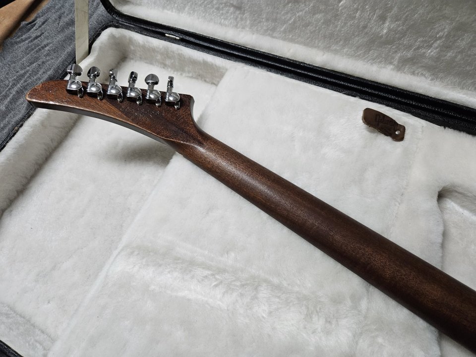 Gibson Explorer Faded USA 2008 mejorada + Estuche de segunda mano · Foto 8 de 10 · Granada · 1200 €