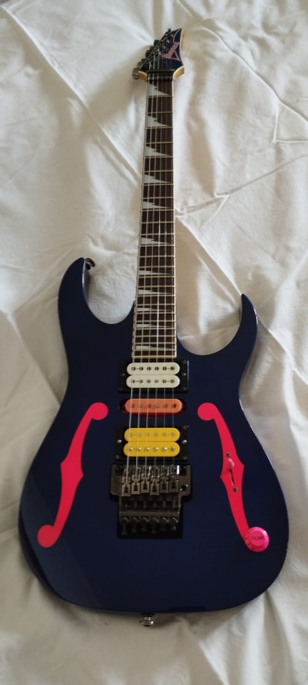 Ibanez PGM 100 ( Ibanez Signature Paul Gilbert ) de segunda mano · Foto 2 de 7 · Palencia · 1900 €