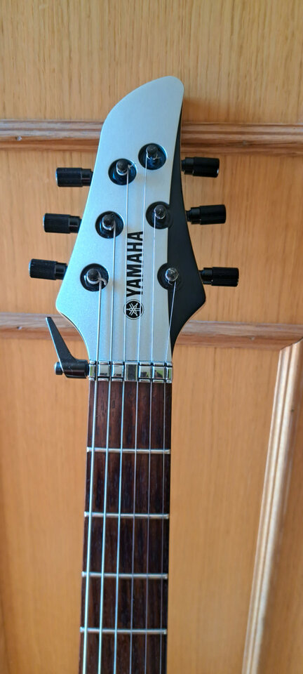 Yamaha RGX520DZ con pastillas Seymour Duncan Mayhem