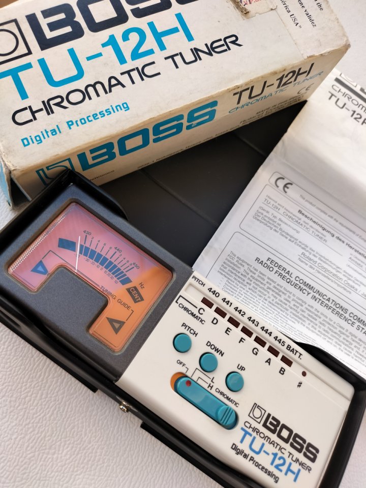 Pedal Boss TU-12H Afinador Cromático de segunda mano · Foto 1 de 10 · Valencia · 40 €