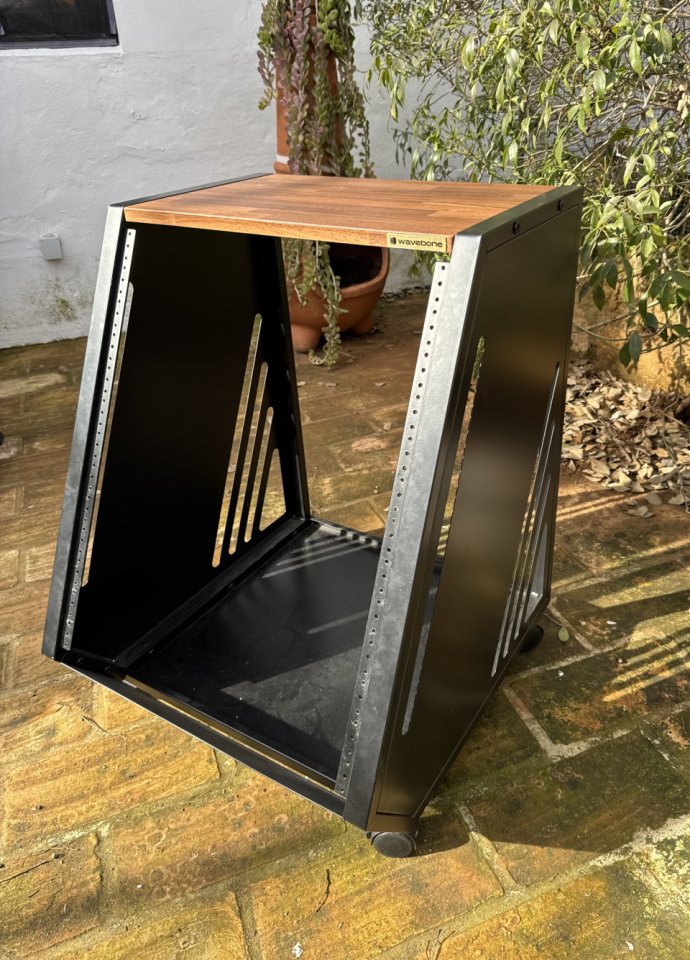 Wavebone Fin Rackmount Case Wood 19”