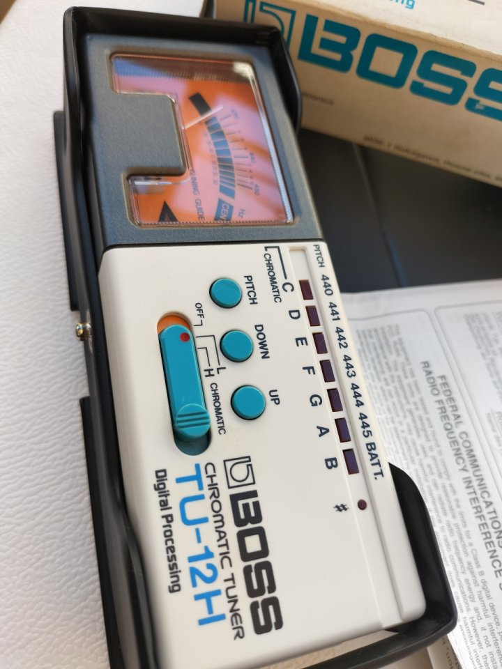 Pedal Boss TU-12H Afinador Cromático de segunda mano · Foto 2 de 10 · Valencia · 40 €