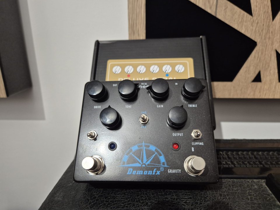 Pedal Demo Gravtiy de segunda mano · Foto 1 de 3 · Valencia · 60 €