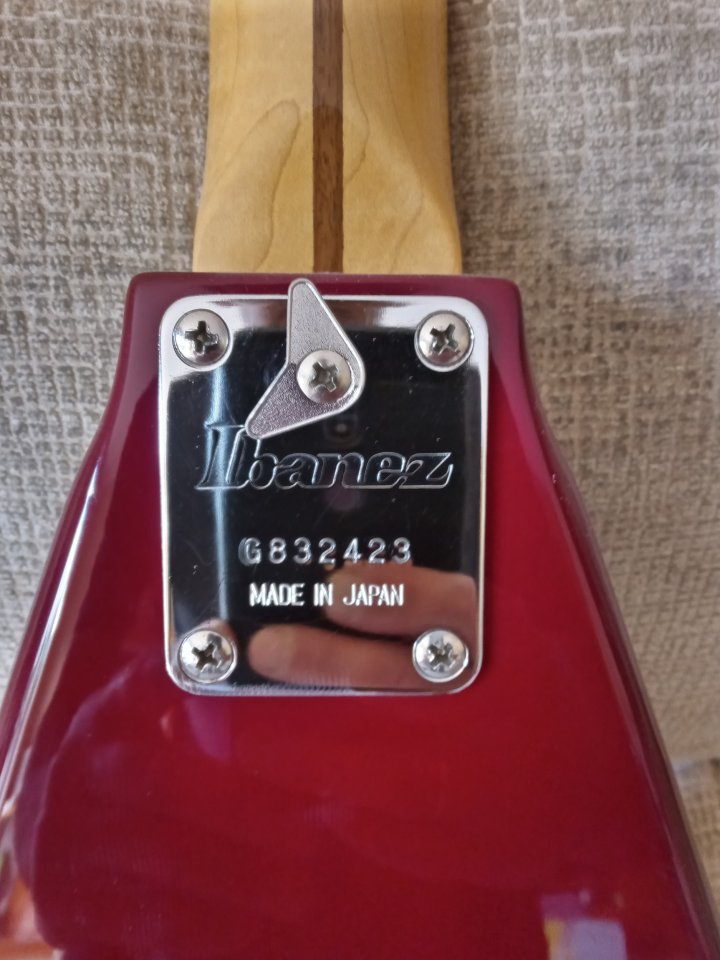 Ibanez serie x flying V de segunda mano · Foto 2 de 10 · Navarra · 250 €