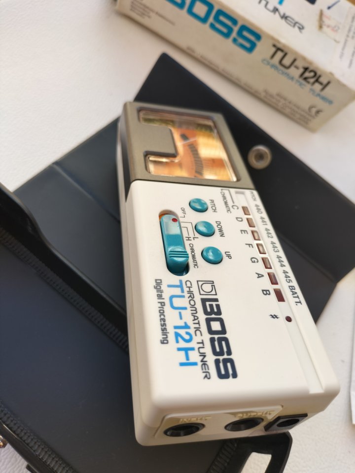 Pedal Boss TU-12H Afinador Cromático de segunda mano · Foto 3 de 10 · Valencia · 40 €
