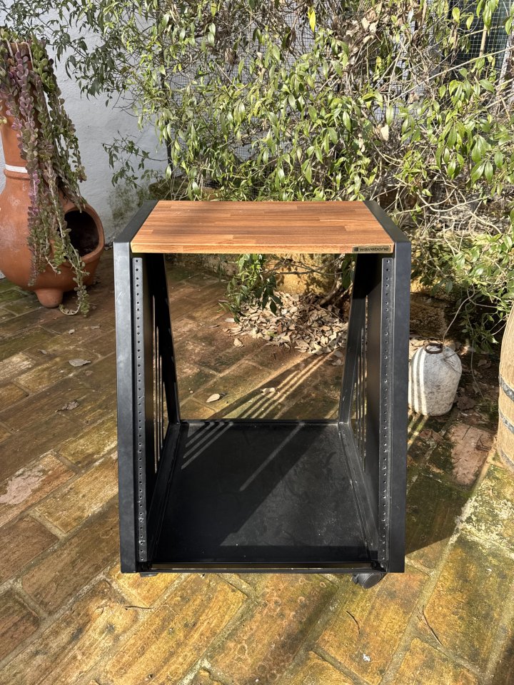 Wavebone Fin Rackmount Case Wood 19”