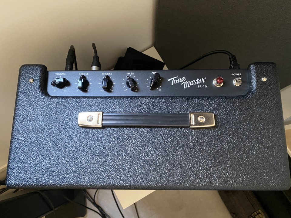 Fender tone master fr 10