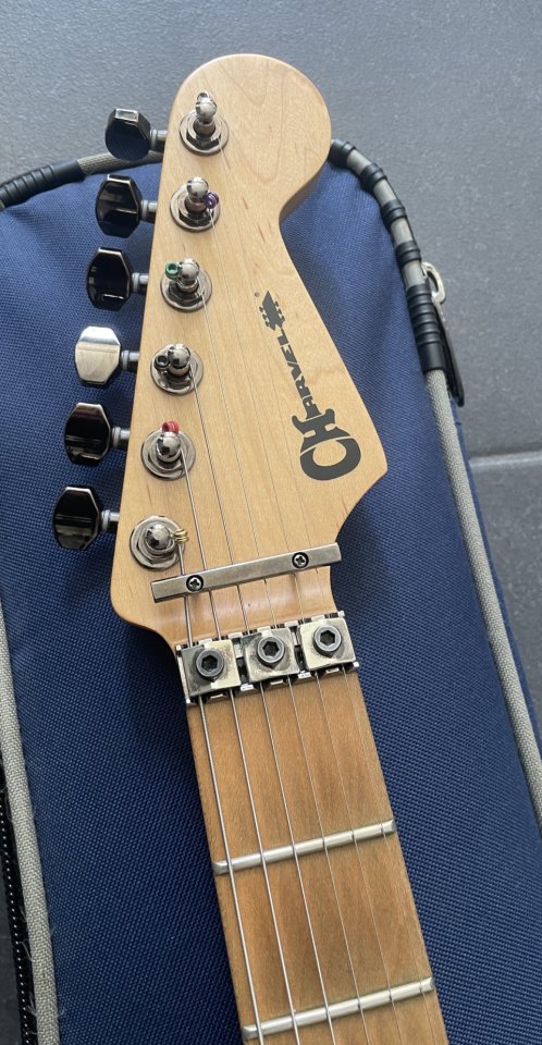 Charvel Pro-Mod San Dimas HH FR - Purple Haze con funda y upgrade en puente de segunda mano · Foto 4 de 10 · Girona · 600 €