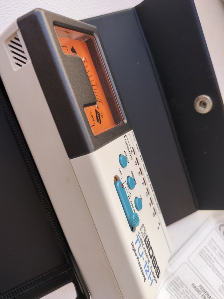 Pedal Boss TU-12H Afinador Cromático de segunda mano · Foto 4 de 10 · Valencia · 40 €