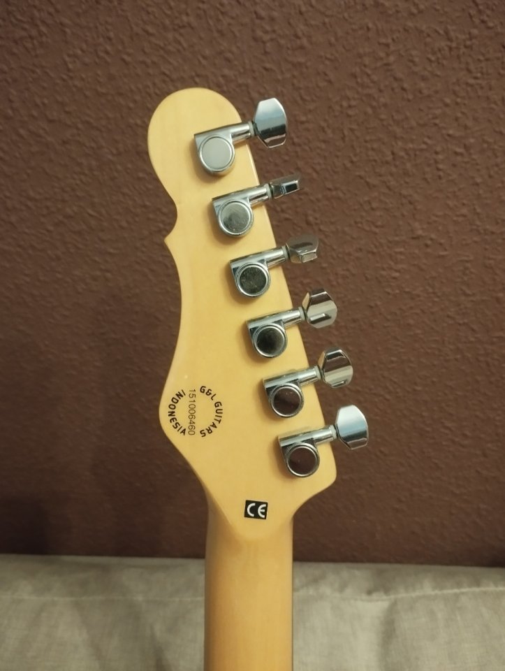 Guitarra eléctrica G&L Tribute Fallout