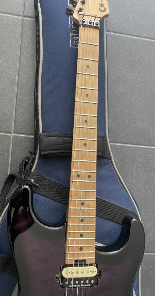 Charvel Pro-Mod San Dimas HH FR - Purple Haze con funda y upgrade en puente de segunda mano · Foto 6 de 10 · Girona · 600 €
